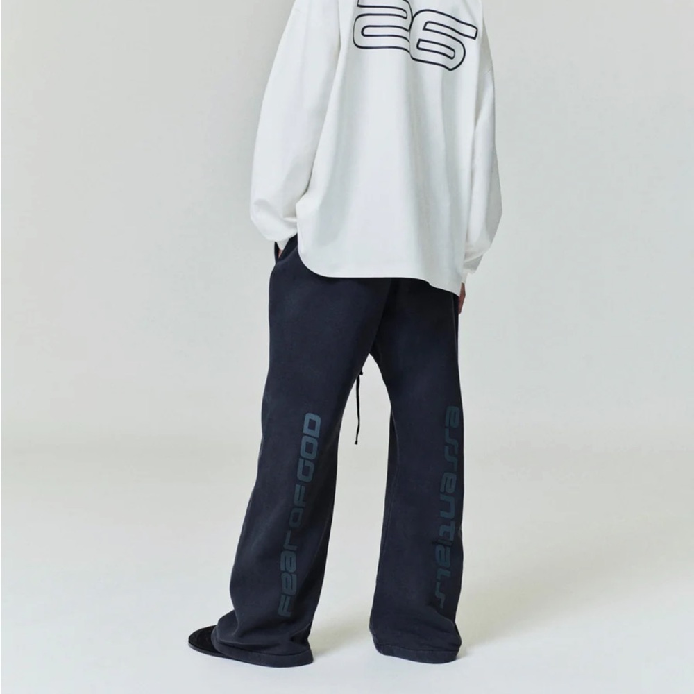 NWT fear of god essentials heavy fleece flare sweatpant in vintage black size S